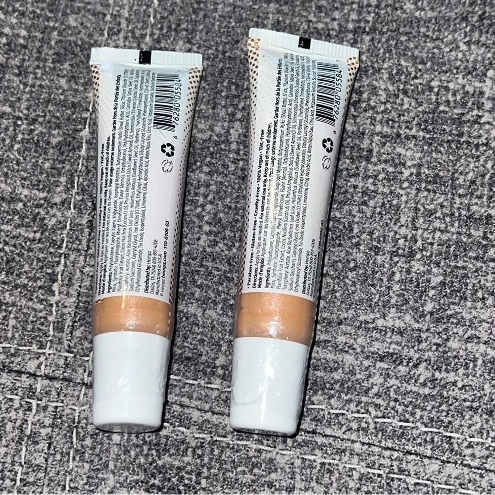 New hempz glow getter lip gloss. Set of 2
